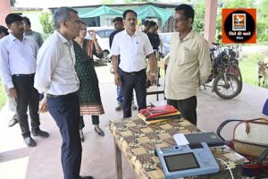 कलेक्टर ने किया नवागढ़ ब्लॉक के पीडीएस केंद्रों का निरीक्षण