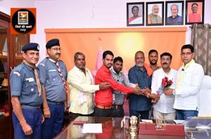 राजस्व मंत्री श्री वर्मा को भारत स्कॉउट एवं गाइड के मुख्य आयुक्त ने सौंपा ज्ञापन