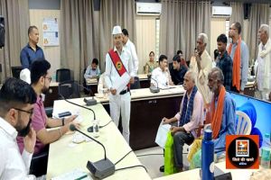 लापरवाह प्रधानपाठक को शोकॉज नोटिस जारी करने के निर्देश