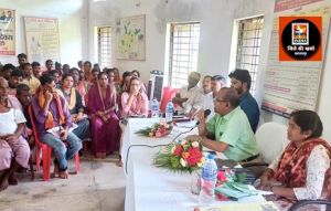  संभागायुक्त ने ग्राम पंचायत ठरकी में लगाई जन चौपाल