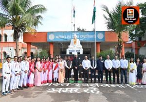 कलेक्टर श्री लंगेह ने कलेक्ट्रेट में किया ध्वजारोहण