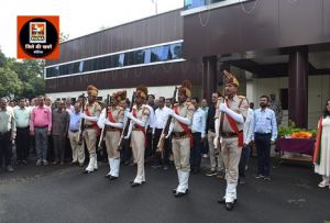 कोरिया कलेक्टर श्रीमती चंदन त्रिपाठी ने स्वतंत्रता दिवस पर किया ध्वजारोहण, प्लास्टिक मुक्त कोरिया बनाने का लिया संकल्प’
