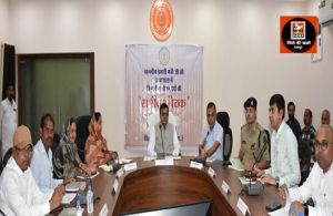 सरकार की कल्याणकारी योजनाओं का क्रियान्वयन जमीनी स्तर पर अंतिम व्यक्ति तक लाभ पहुंचाएं: प्रभारी मंत्री श्री लखन लाल देवांगन
