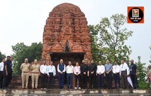 राज्यपाल श्री डेका ने पुरातत्व नगरी सिरपुर का किया भ्रमण