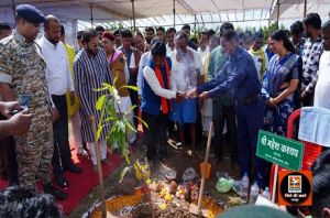 एक पेड़ बस्तर के देवी-देवताओं के नाम थीम के तहत वृक्षारोपण