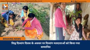 विश्व दिव्यांग दिवस के अवसर पर दिव्यांग मतदाताओं को किया गया सम्मानित