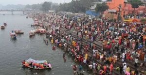 कार्तिक पूर्णिमा पर महादेव घाट में उमड़ा भक्तों का जनसैलाब, श्रद्धालुओं ने लगाई आस्था की डुबकी कार्तिक पूर्णिमा पर महादेव घाट में उमड़ा भक्तों का जनसैलाब, श्रद्धालुओं ने लगाई आस्था की डुबकी