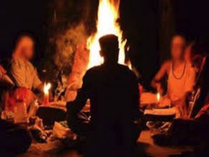 झाड़-फूंक के बहाने लाखों की ठगी: ज्वेलरी-नगदी लेकर फरार हुआ आरोपी झाड़-फूंक के बहाने लाखों की ठगी: ज्वेलरी-नगदी लेकर फरार हुआ आरोपी