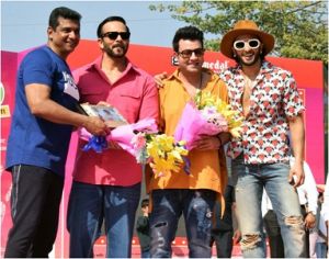  दर्शकों का मनोरंजन करने मलाड मस्ती आए रणवीर सिंह और रोहित शेट्टी
