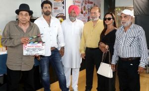  सोनू बग्गड़ को पहली पंजाबी फ़िल्म "ट्रेवल एजेंट" के लिए धर्मेंद्र ने दिया आशीर्वाद 