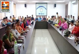 कृमिनाशक दवा खिलाने के लिए हुआ प्रशिक्षण
