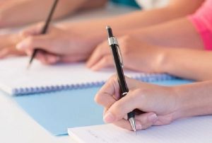  AICTE का छात्रों पर बड़ा फैसला, इंजीनियरिंग के लिए मैथ्स और फिजिक्स की अनिवार्यता को किया खत्म