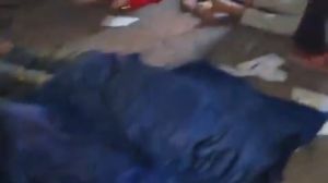 BREAKING NEWS : बस और ट्रेलर की जबरदस्त टक्कर से 18 लोगों की मौत, सड़क पर बिखरी लाशें BREAKING NEWS : बस और ट्रेलर की जबरदस्त टक्कर से 18 लोगों की मौत, सड़क पर बिखरी लाशें