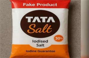 अब नकली नमक से हो जाएं सावधान, भारी मात्रा में Tata Salt बरामद... मार्केट में मचा हडकंप