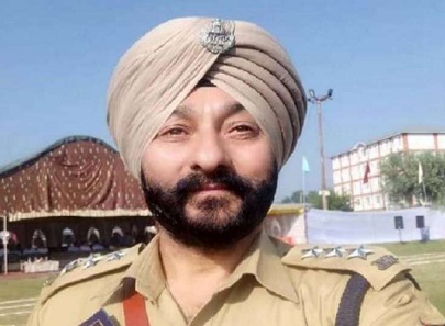 अधिकारियों का खुलासा- पाकिस्तान उच्चायोग के अधिकारियों को संवेदनशील जानकारी देता था देवेंद्र सिंह अधिकारियों का खुलासा- पाकिस्तान उच्चायोग के अधिकारियों को संवेदनशील जानकारी देता था देवेंद्र सिंह