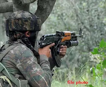 J&K : कुलगाम इलाके में सुरक्षा बलों की आतंकियों से मुठभेड़, 3 आतंकी ढेर J&K : कुलगाम इलाके में सुरक्षा बलों की आतंकियों से मुठभेड़, 3 आतंकी ढेर