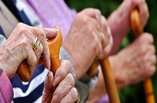 बुजुर्गों का ख्याल रखने SC ने राज्य और केंद्र सरकारों को दिया निर्देश बुजुर्गों का ख्याल रखने SC ने राज्य और केंद्र सरकारों को दिया निर्देश