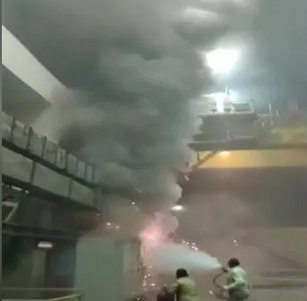 तेलंगाना श्रीशैलम जलविद्युत संयंत्र के एक हाइड्रो इलेक्ट्रिक प्लांट में आग लगी छह के शव बरामद हुए, तीन की तलाश जारी तेलंगाना श्रीशैलम जलविद्युत संयंत्र के एक हाइड्रो इलेक्ट्रिक प्लांट में आग लगी छह के शव बरामद हुए, तीन की तलाश जारी