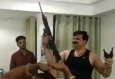 विधायक कुंवर प्रणव सिंह चैंपियन की निष्कासन रद्द, BJP में फिर हुई वापसी विधायक कुंवर प्रणव सिंह चैंपियन की निष्कासन रद्द, BJP में फिर हुई वापसी