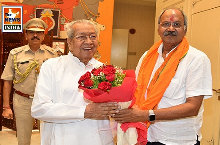 राज्यपाल से नवनिर्वाचित सांसद श्री अग्रवाल ने सौजन्य भेंट की राज्यपाल से नवनिर्वाचित सांसद श्री अग्रवाल ने सौजन्य भेंट की