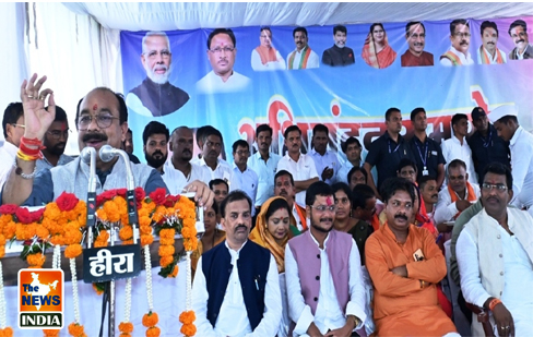 उप मुख्यमंत्री श्री अरुण साव ने 5.36 करोड़ रुपए लागत के गोडाउन-सह-कार्यालय भवनों का किया लोकार्पण उप मुख्यमंत्री श्री अरुण साव ने 5.36 करोड़ रुपए लागत के गोडाउन-सह-कार्यालय भवनों का किया लोकार्पण