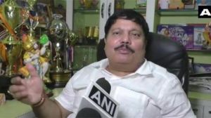  प. बंगाल में बीजेपी सांसद अर्जुन सिंह की गाड़ी पर हमला 
