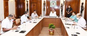  रायपुर : आंगनबाड़ी कार्यकर्ता-सहायिकाएं घर-घर जाकर लेंगी लोगों के स्वास्थ्य की जानकारी