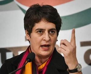  100 बसों को लेकर नोएडा पहुंचे कांग्रेसी, लॉकडाउन तोड़ने के आरोप पर FIR दर्ज 