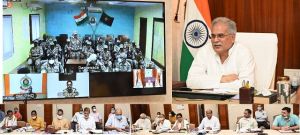 मुख्यमंत्री श्री बघेल ने आईईडी बम डिफ्यूज करने वाली दंतेवाड़ा की महिला कमांडो से बात कर उनके साहसिक कार्य की सराहना की मुख्यमंत्री श्री बघेल ने आईईडी बम डिफ्यूज करने वाली दंतेवाड़ा की महिला कमांडो से बात कर उनके साहसिक कार्य की सराहना की