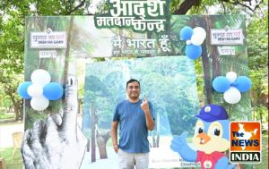 मुख्यमंत्री के सचिव डॉ. बसवराजु एस. ने किया मतदान मुख्यमंत्री के सचिव डॉ. बसवराजु एस. ने किया मतदान