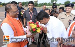 मुख्यमंत्री के पी.जी.कालेज हेलीपेड कबीरधाम पहुंचने पर हुआ आत्मीय स्वागत मुख्यमंत्री के पी.जी.कालेज हेलीपेड कबीरधाम पहुंचने पर हुआ आत्मीय स्वागत