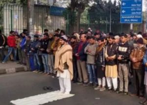  CAA प्रदर्शन में मारे गए लोगों के लिए जामिया छात्रों ने पढ़ी नमाज-ए-जनाजा