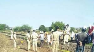  पैदल चलकर थकने के बाद पटरी पर सोए थे मजदूर, ट्रेन ने कुचला, 16 मजदूरों की मौत 
