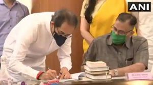  एमएलसी चुनाव के लिए महाराष्ट्र के मुख्यमंत्री उद्धव ठाकरे ने भरा नामांकन, निर्विरोध चुने जाएंगे MLC