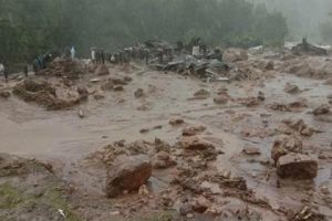  केरल में आफत की बारिश, इडुक्की में भूस्खलन से पांच की मौत, 65 लोगों के फंसे होने की आशंका