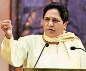 कानून व्यवस्था को लेकर सीएम योगी पर बरसे मायावती, कहा- नहीं संभल रही है यूपी तो मठ में जाएं वापस