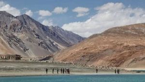 चीन को भारत की जमीन सौंपने के रक्षा मंत्रालय ने राहुल गांधी के दावों को बताया गलत