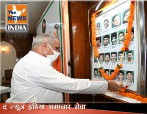  मुख्यमंत्री श्री भूपेश बघेल ने आज यहां अपने निवास कार्यालय में झीरम घाटी में 25 मई 2013 को हुए नक्सल हमले में शहीद नेताओं और जवानों को नमन करते हुए उन्हें अपनी विनम्र श्रद्धांजलि अर्पित की...