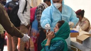 भारत में कोरोना से पिछले 24 घंटे में 42,015 नए COVID-19 केस, एक दिन में दर्ज हुईं महाराष्ट्र के बकाया आंकड़े जुड़ने से 3998 मौतें
