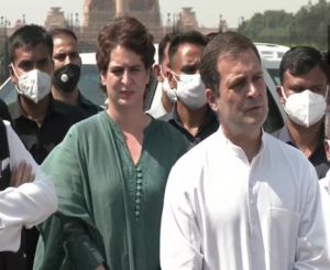  लखीमपुर हिंसा मामला : कांग्रेस प्रतिनिधिमंडल ने सौंपा राष्ट्रपति को ज्ञापन... 