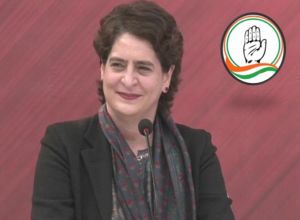  यूपी चुनाव : कांग्रेस का घोषणा पत्र जारी... किसानों का कर्ज माफ करने का किया वादा...