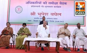 शासकीय कार्यालयों में हितग्राहियों के काम आसानी से हों मुख्यमंत्री श्री भूपेश बघेल