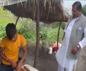  केंद्रीय मंत्री को भुट्टे की कीमत जान के लगा महंगाई का झटका...