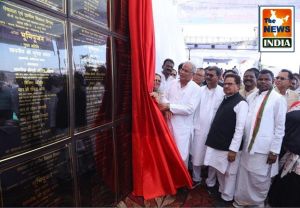 मुख्यमंत्री श्री भूपेश बघेल ने आज कांकेर जिले में 50.55 करोड़ रुपए की लागत के 127 विभिन्न विकास कार्यों का लोकार्पण और भूमिपूजन किया