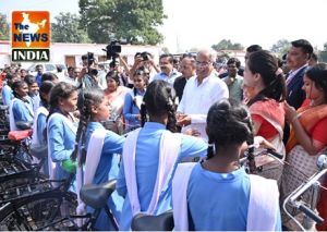  मुख्यमंत्री ने अंबागढ़ चौकी में किया स्वामी आत्मानंद इंग्लिश मीडियम स्कूल का लोकार्पण